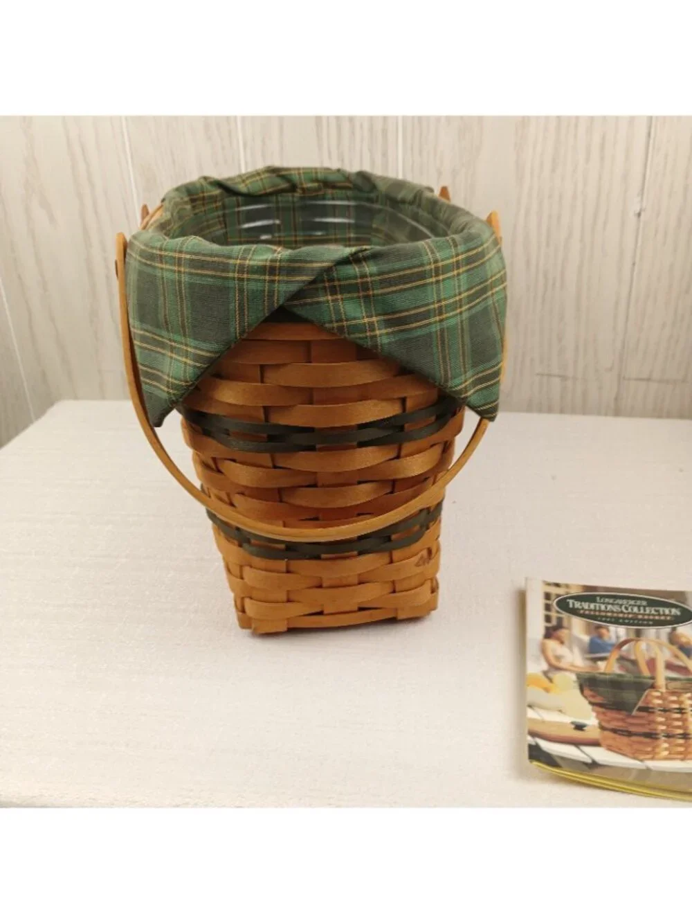 1997 Longaberger Fellowship Basket Traditions Collection w/ Liner no lid